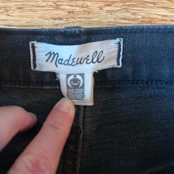 Madewell Black Classic Straight Jean, Size 28 - Picture 3 of 6